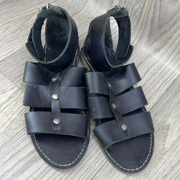 ๐2/$25 ๐ Madewell Black Leather Rowan Gladiator Sandals - Picture 3 of 7